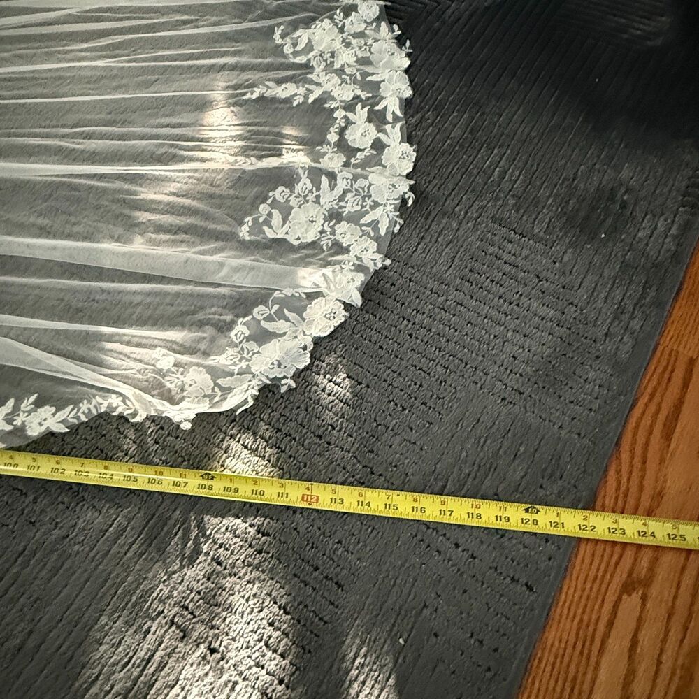 Stunning White Wedding Veil Beautiful Floral Details New - Picture 8 of 8